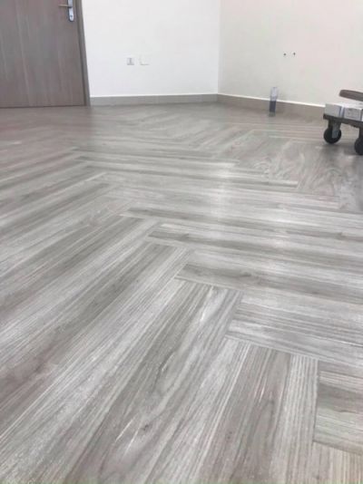 Sàn nhựa giả gỗ huyện cần giờ - dán sàn vân gỗ cần giờ - địa chỉ bán sàn nhựa vân gỗ huyện cần giờ - nhận thi công lót sàn giả gỗ huyện cần giờ